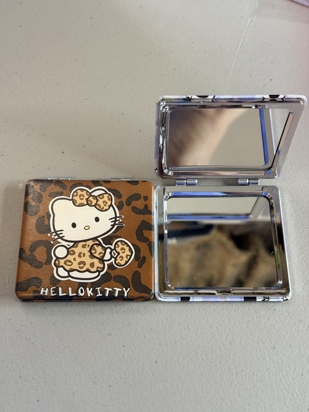 #HK-684 Hello Kitty Compact Mirror with Regular and 2x viewing